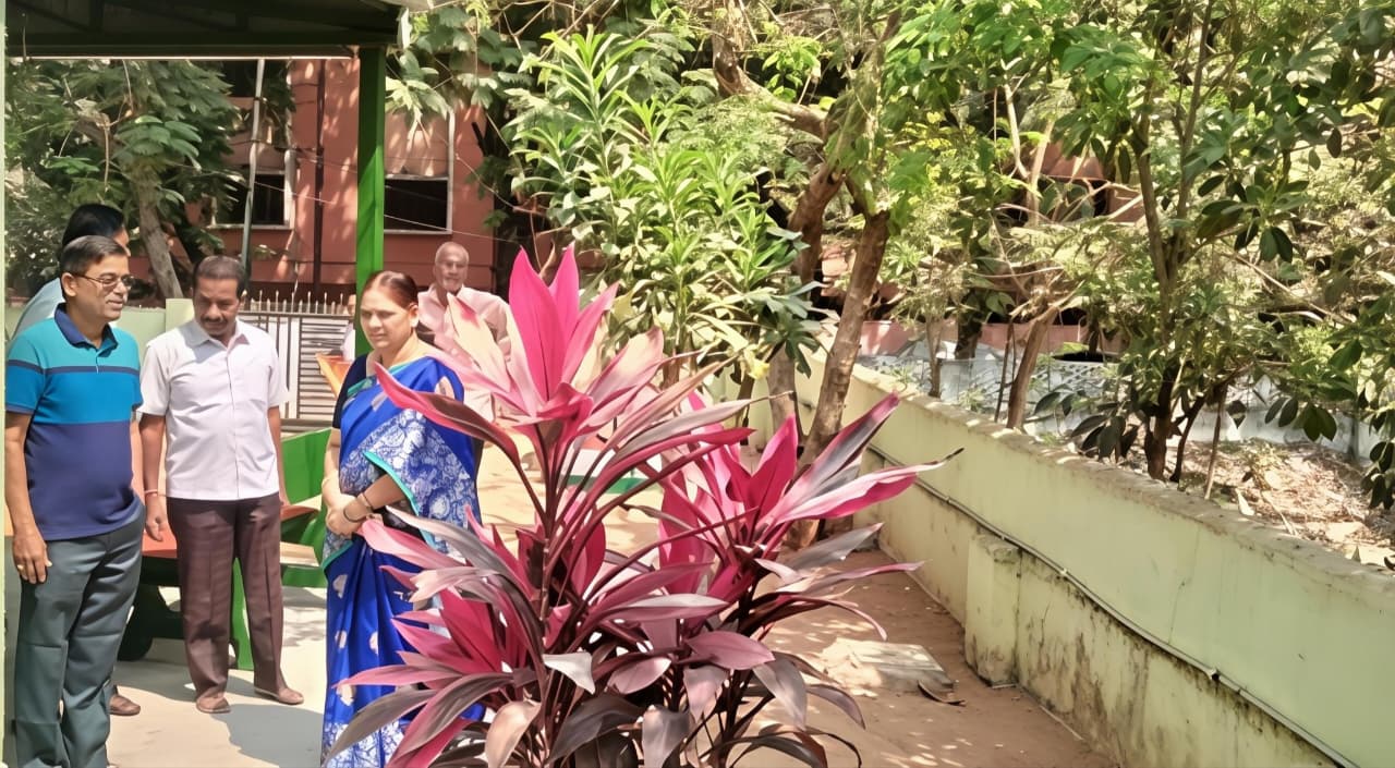 2 The Project officer V Nagamalliswari Garu visited Senior Citizens Office for a Special meeting for formation of Aasara committee .jpeg